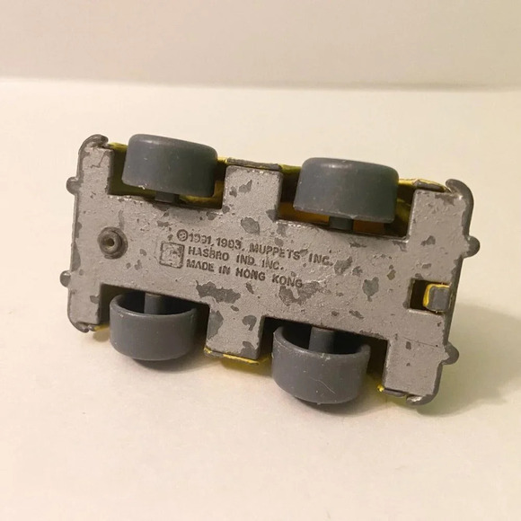 Vtg 1983 Sesame  Street Diecast Bert Taxi Big Bird Ernie Fire Truck PVC Figures - Picture 9 of 13